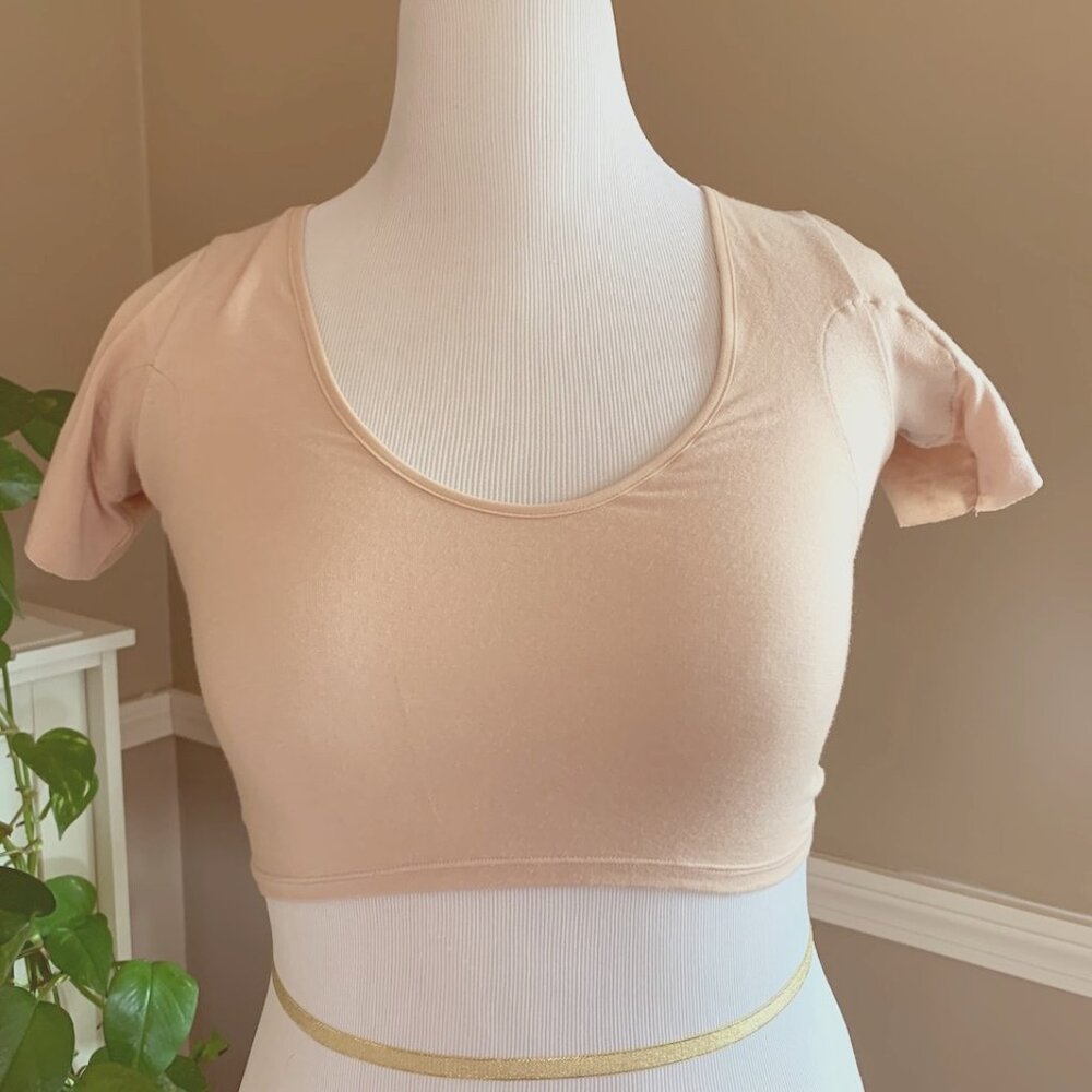 NEW Numi Crop Undershirt